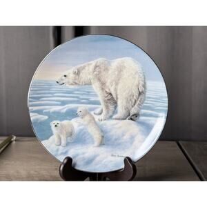 Kings Of The Hill Plate 1 of Treasures of The Arctic Series Bradford Exchange